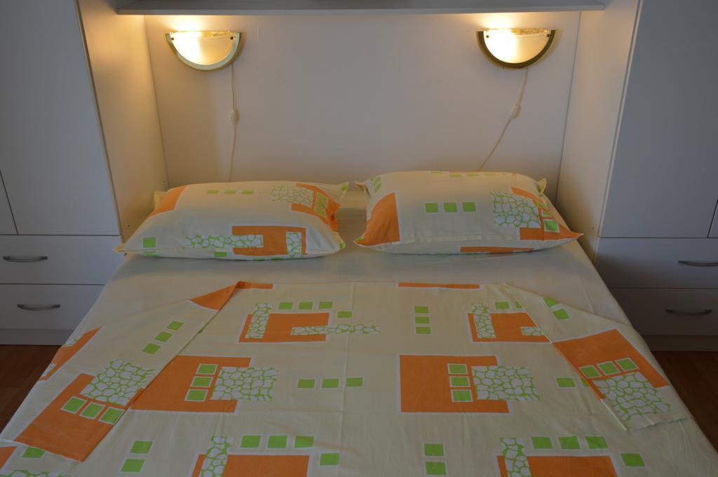 Apartments Marija Bajto Necujam Ngoại thất bức ảnh